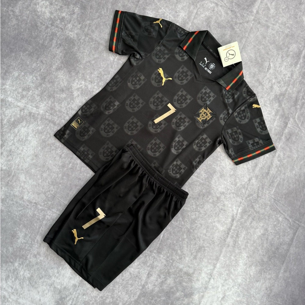 Portugal Away Set kids Ronaldo 7 - Picture 5 of 7